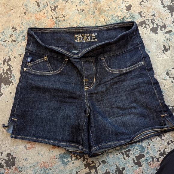 Rock & Republic jean shorts - Picture 1 of 4